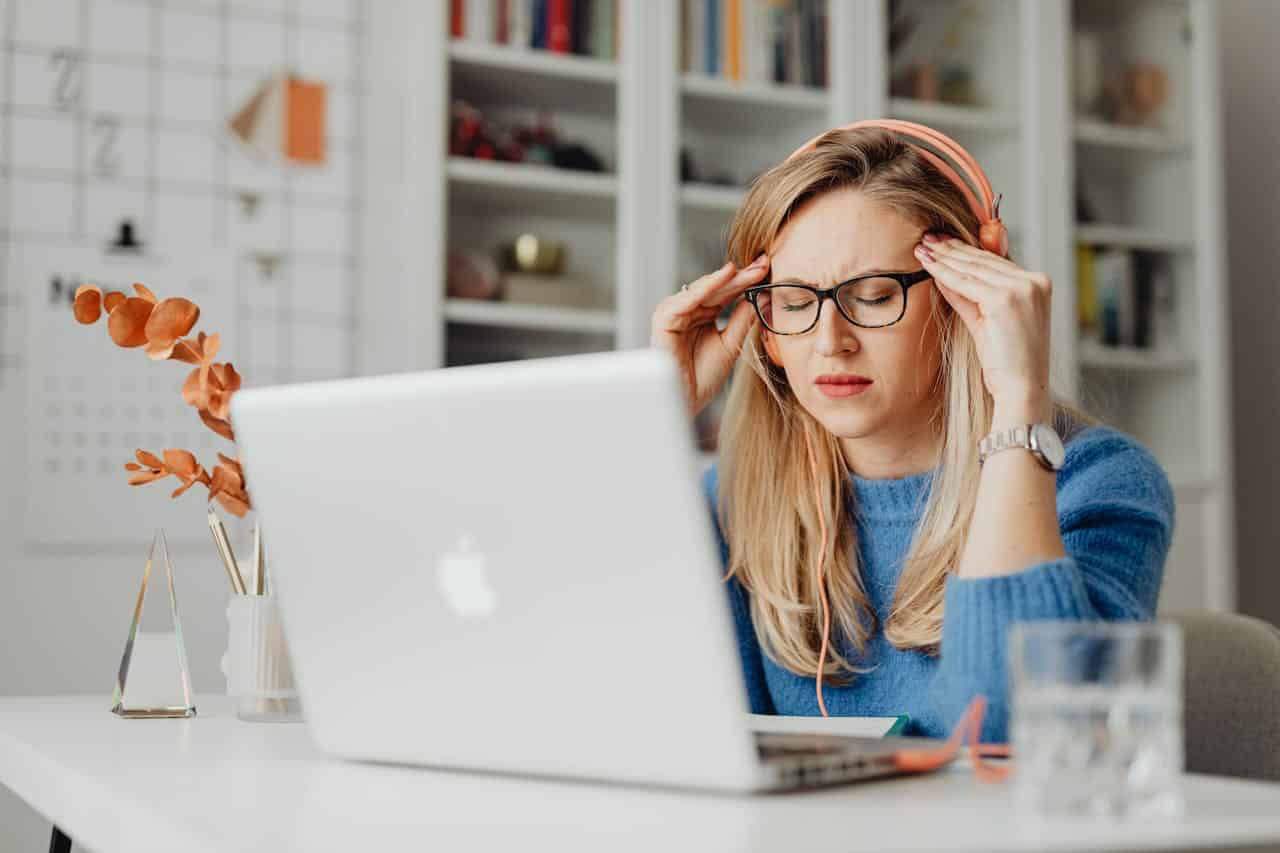 De invloed van geldproblemen op psychische klachten (en andersom)