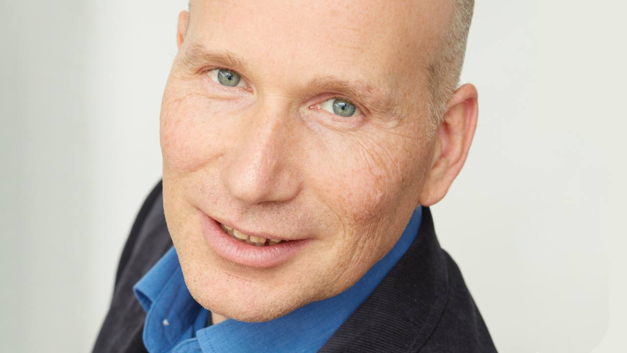 Docent Robert over nieuwe masterclass om budgetcursus te geven: ‘Als je het vertrouwen wint, leert de groep van elkaar’